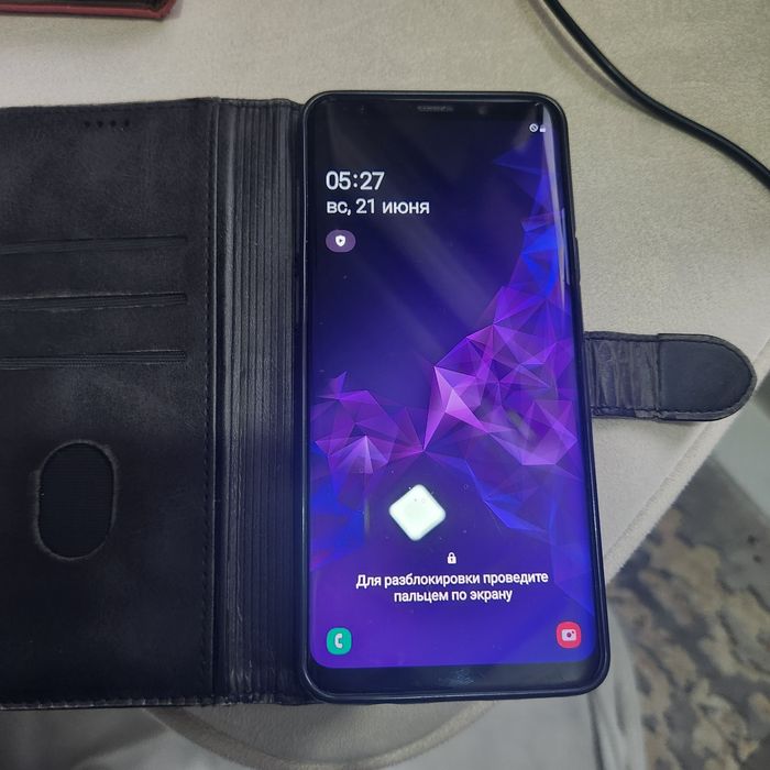 Продается смартфон Самсунг S9+