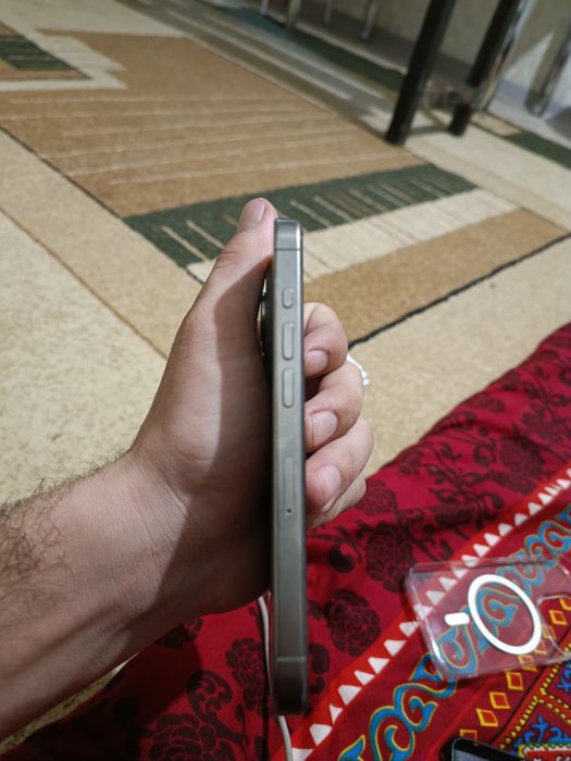 Iphone 15 pro natural titanium