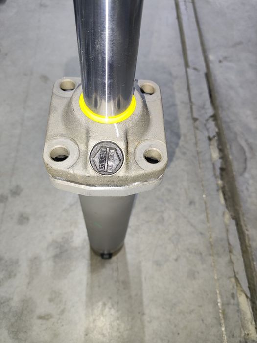 Цилиндр рулевой Терекс