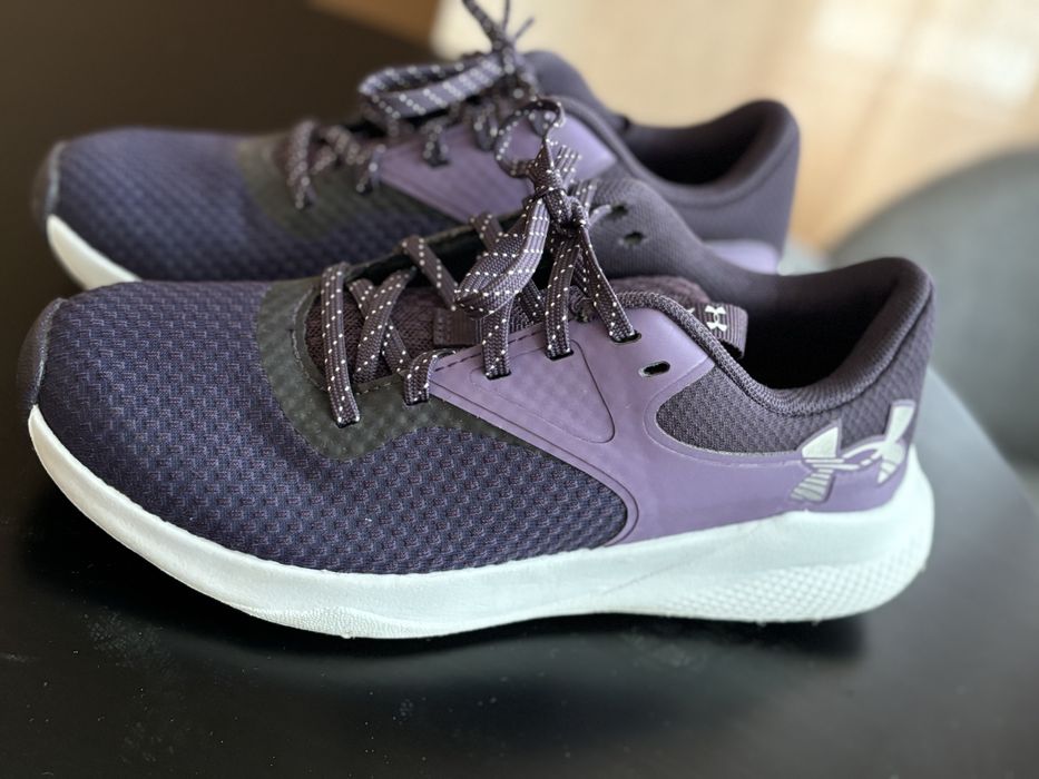 Pantofi sport Under Armour, marime 36,5, noi