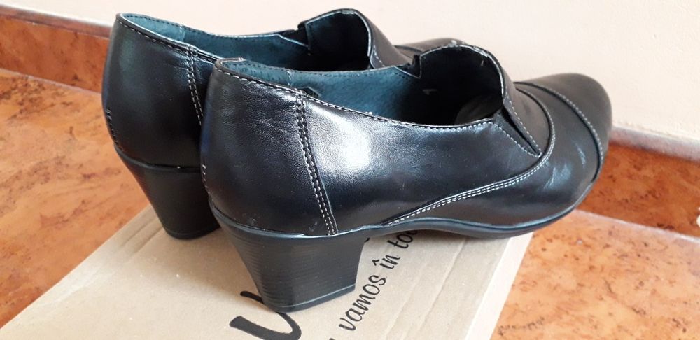 Pantofi piele naturală mărimea 38