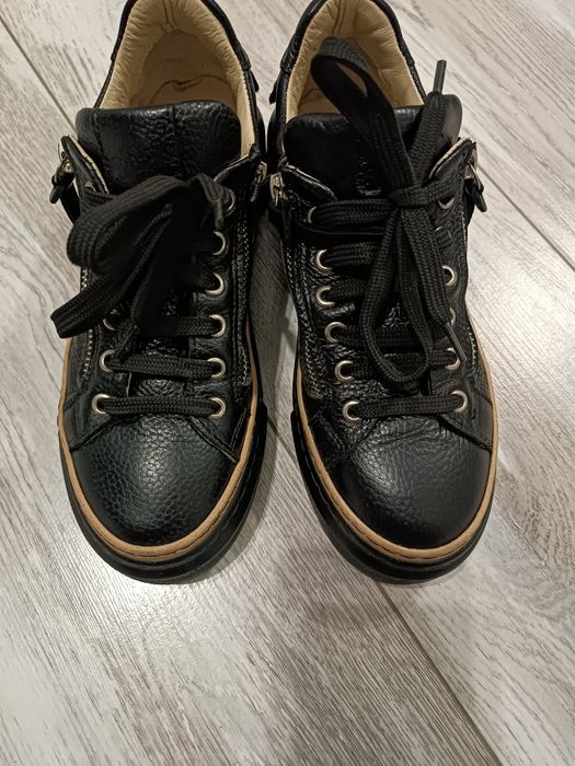 Ботинки кожаные женские