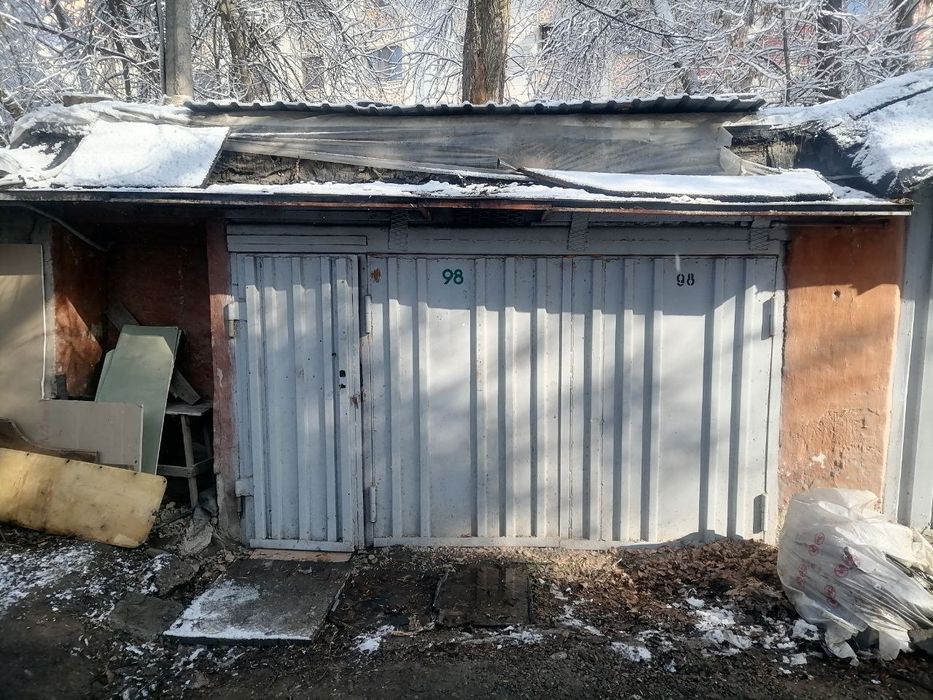 Гараж бетонный  с подвалом