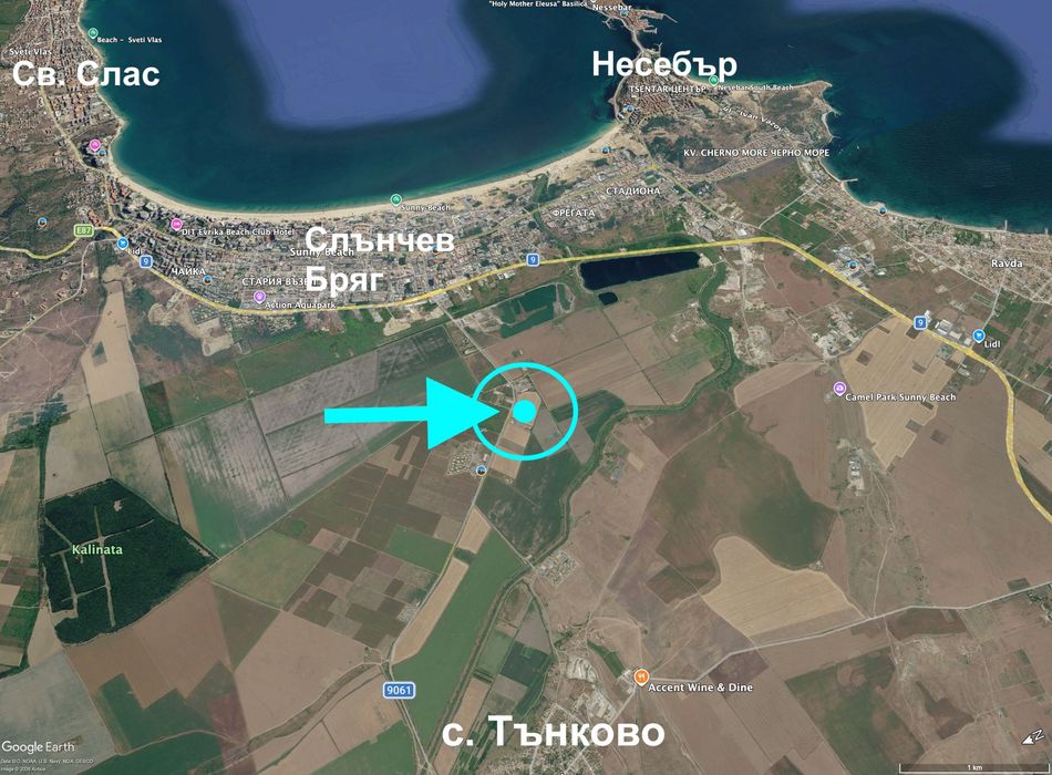 Продава се отличен парцел с лице на главен асфалтов път до Слънчев Бряг