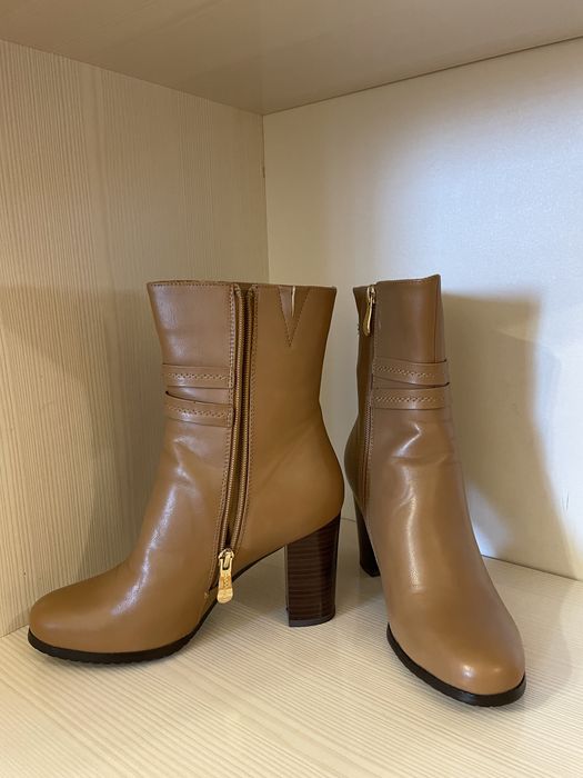 Женская обувь, по 500 т