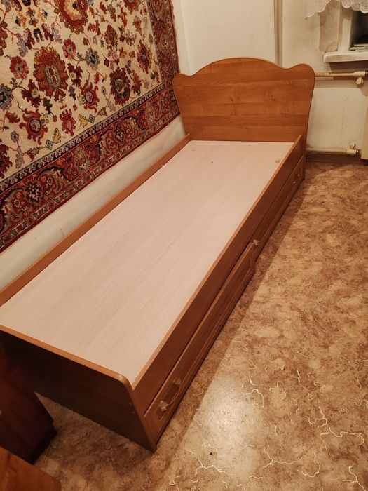 Продам односпальную кровать