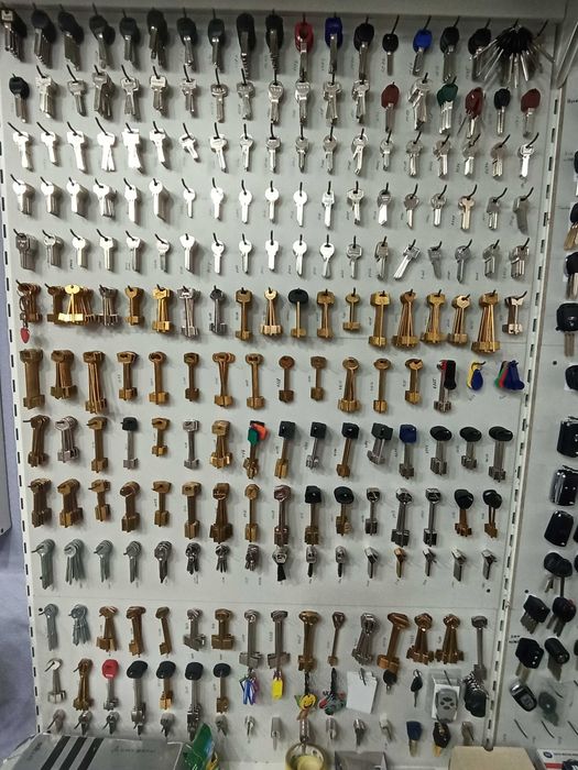 Изготовление ключей, Автоключи, программирование авто ключей, чип ключ