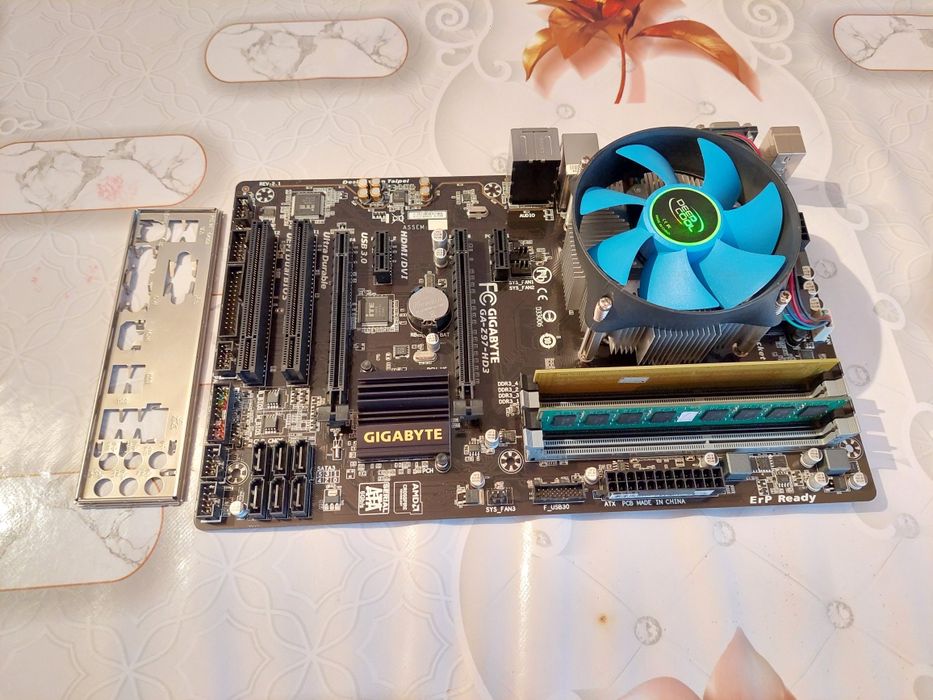 Продам комплект Gigabyte Z97 DDR3