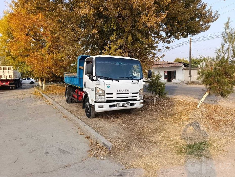Isuzu samasval 2012 yil