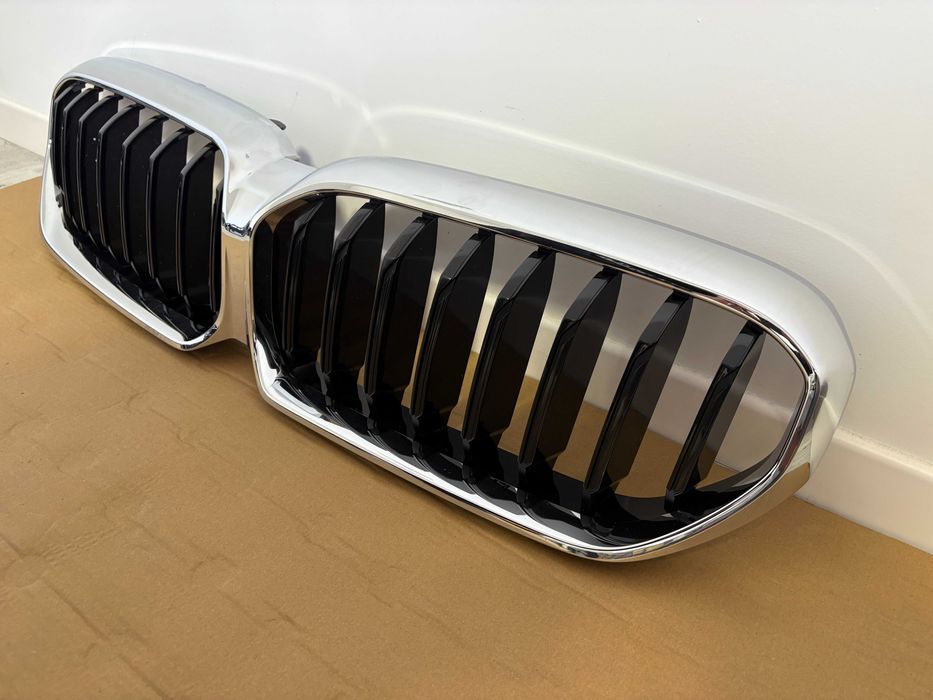 Grila radiator Bmw seria 5 G30 / G31 / G38 LCI dupa 2020 originala