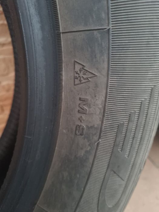 Anvelope iarnă 215x60 R17