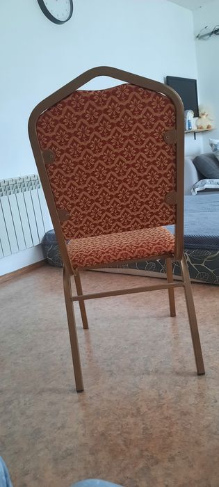 Стул идеальном состоянии
