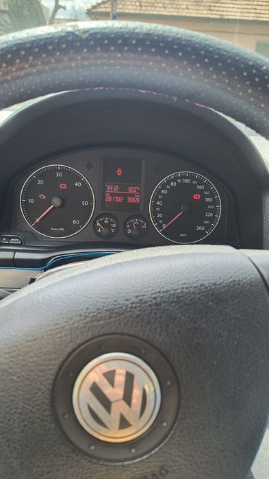 Vând golf 5 variant