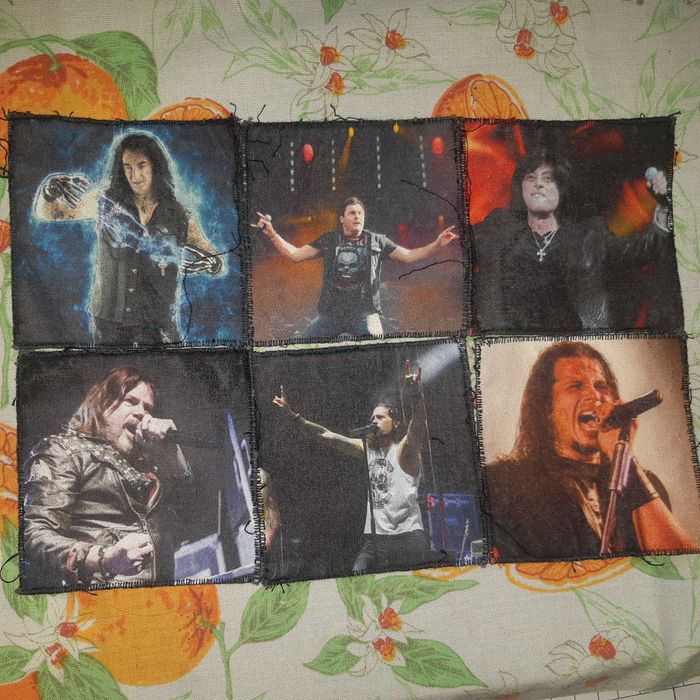 Нашивки на известни певци