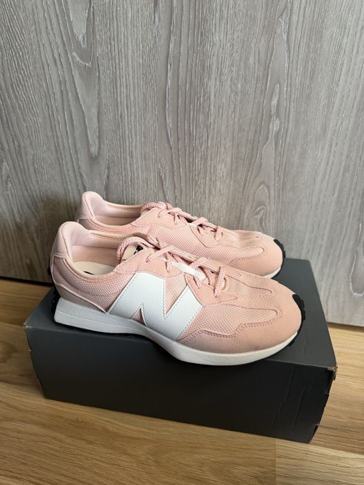 New Balance 327 roz cu logo alb marimea 38 noi originali