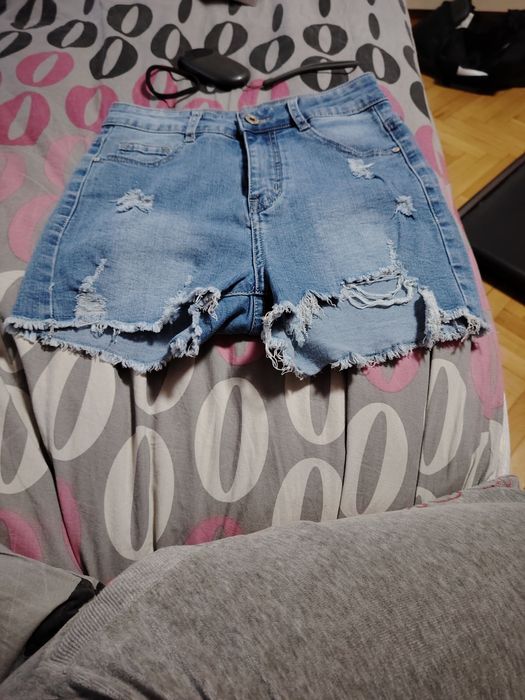 Къси модерни дънкови панталонки