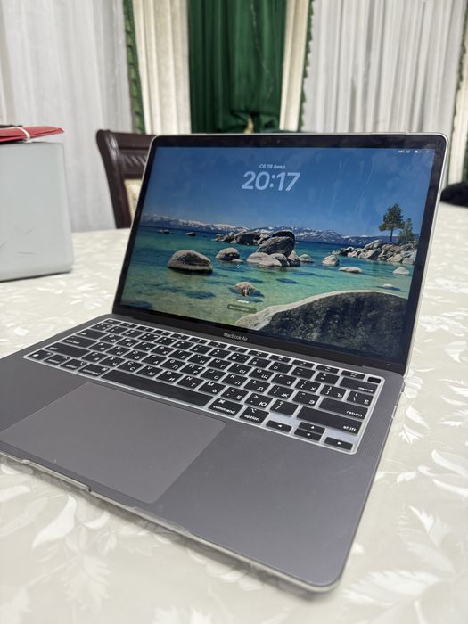 Macbook air13 б/у в идеальном состояний