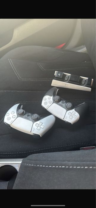 Продам 2 dualsense и зарядная если нужна без кабеля