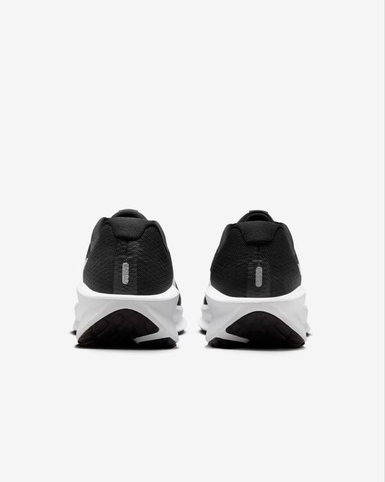 Кроссовки NIKE 40,5 размер. Оригинал.