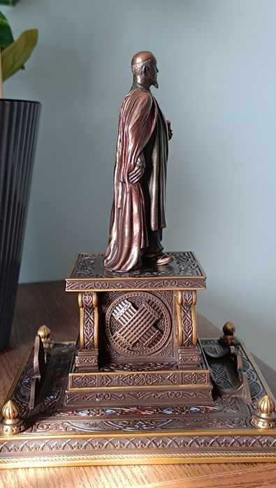 Настольные часы Абай