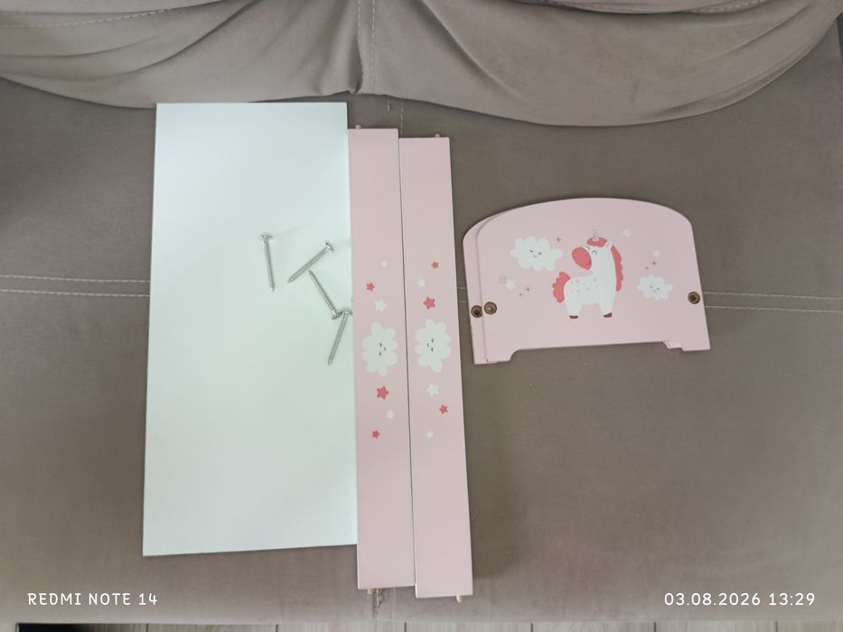 Игрушечная кровать для игр с куклами