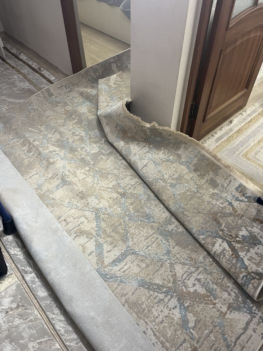 Продам ковер 2.5-4 метра