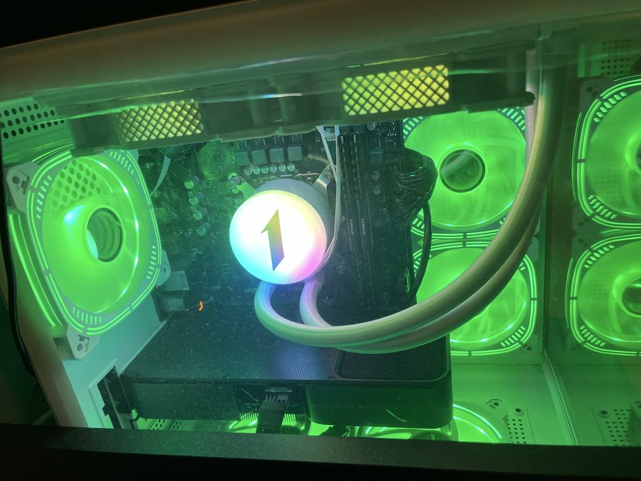 Vand pc gaming i5 14600kf cu rtx 3070
