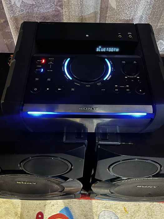 Продавам sony shake x70d