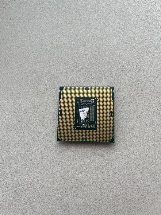 Продаю процессор intel Core i5-8400