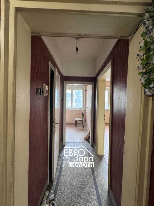 Тристаен апартамент за продажба в района на Второ Основно Училище