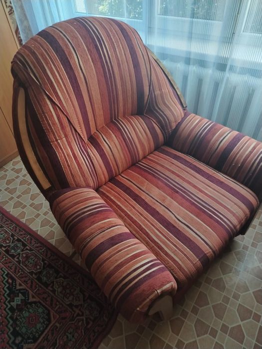 Продам стол и кресло