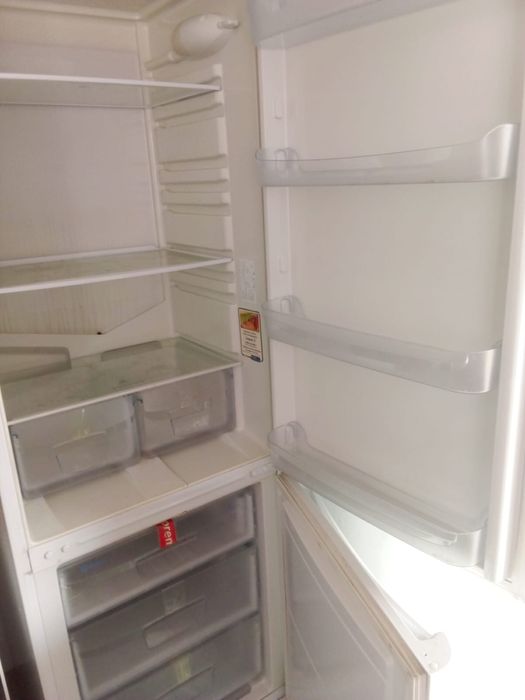 Продам холодильник Indesit