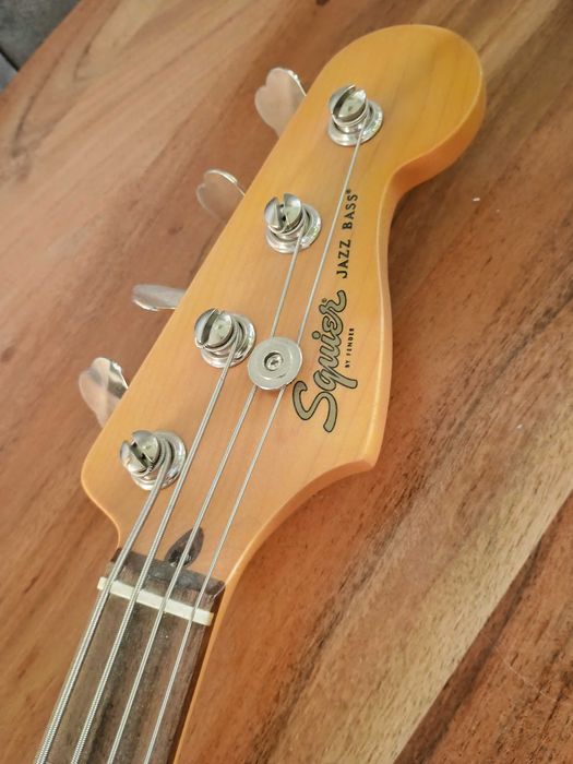 Squier Classic vibe jazz bass fretless