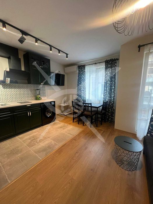 Дава се под наем Двустаен апартамент в Варна, Цветен квартал - 70 кв.м за 500 € - Снимка #1