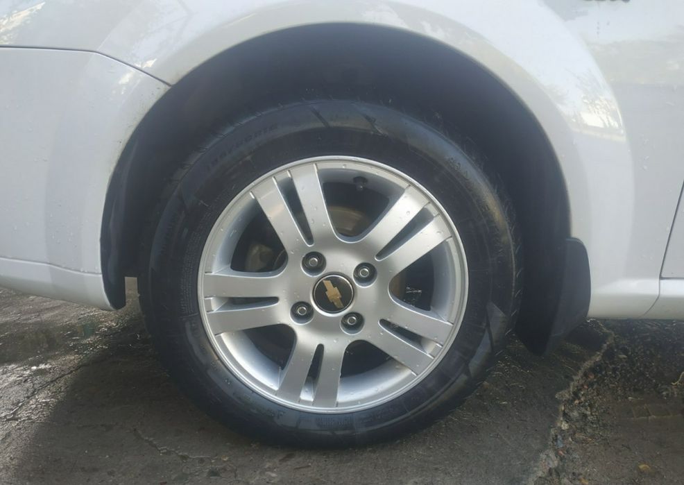 Lasetti diska sotiladi