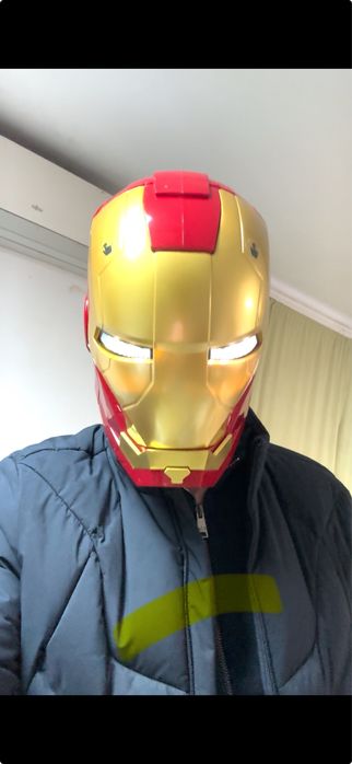 Маска / шлем Iron man (Железният човек) със светещи очи