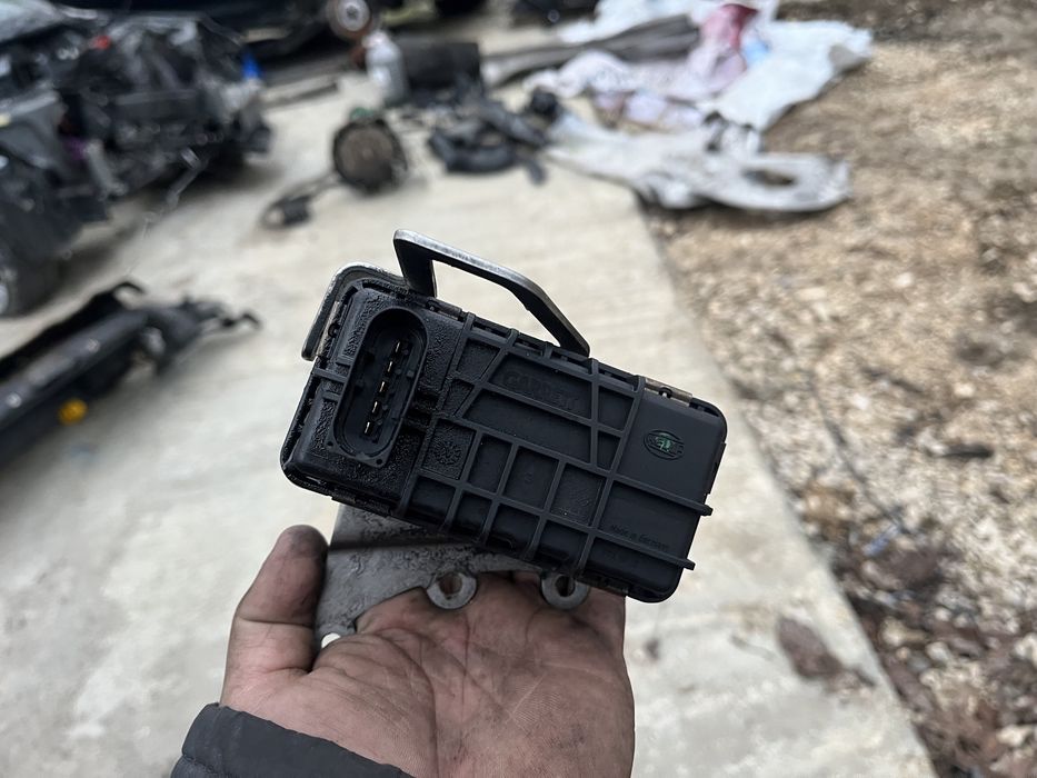 Моторче управеление за турбо бмв/bmw e60 e61 530d 525d е60 е61