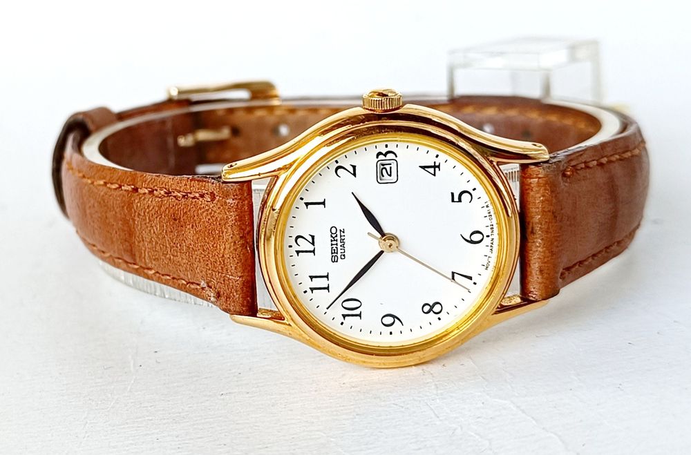 SEIKO quartz 7N82-0101 дамски часовник. Много запазен, с оригиналната си каишка