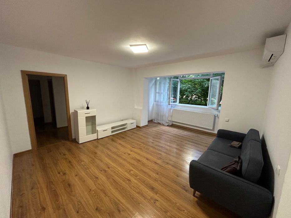 Vand ap 3 camere Iancului Strdal