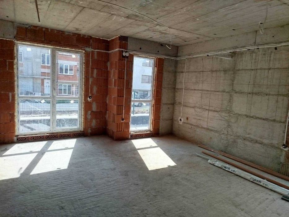 Продава се Тристаен апартамент в Асеновград - 100 кв.м за 1300 €/кв.м - Снимка #1