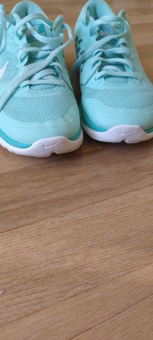 Дамски маратонки Nike