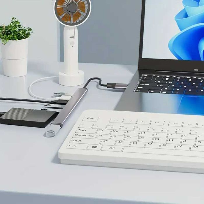 USB 3.0 Хъб с 7 Порта - Ултра-Тънък Алуминиев