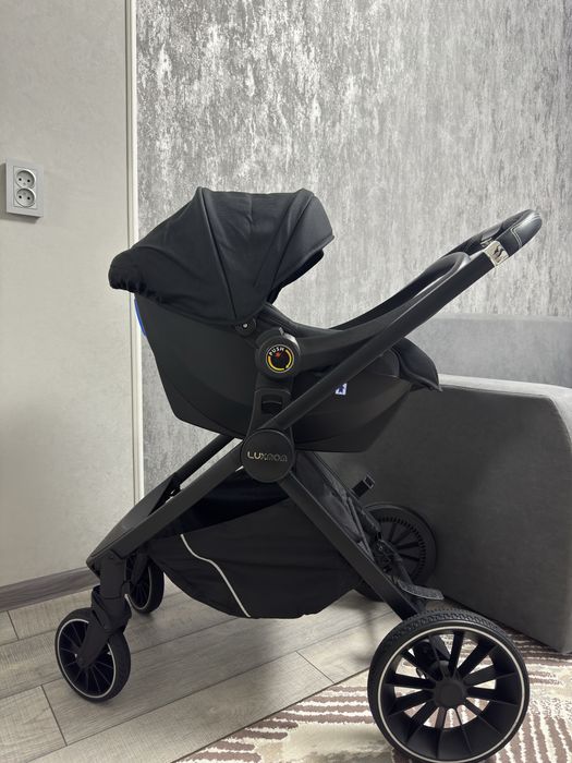 Продам коляску Lux Mom 3в1