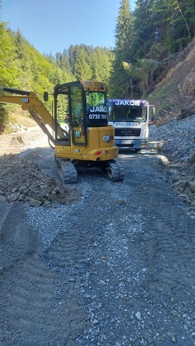 Excavator de inchiriat.    Lucrări cu utilaje,transport basculabil 7.5