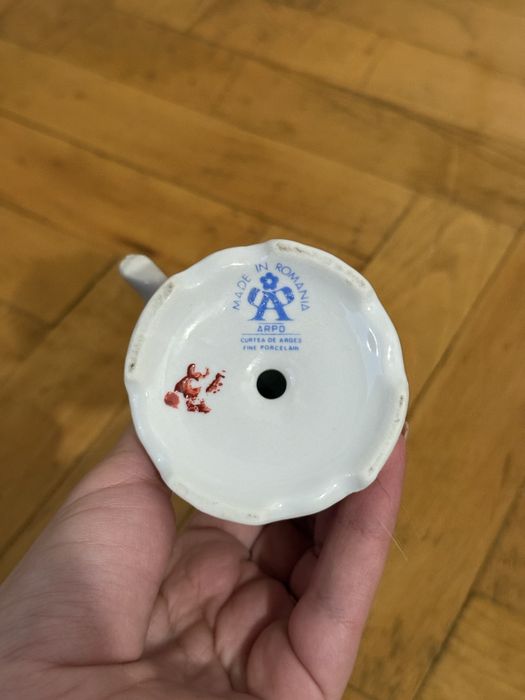 Sfestnic portelan fin Romania, bibelou