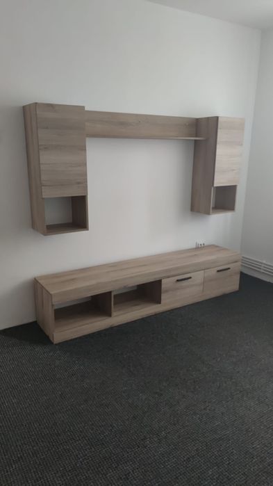 Închiriez apartament cu 2 camere, cartier Vasia, disponibil de la 1.04