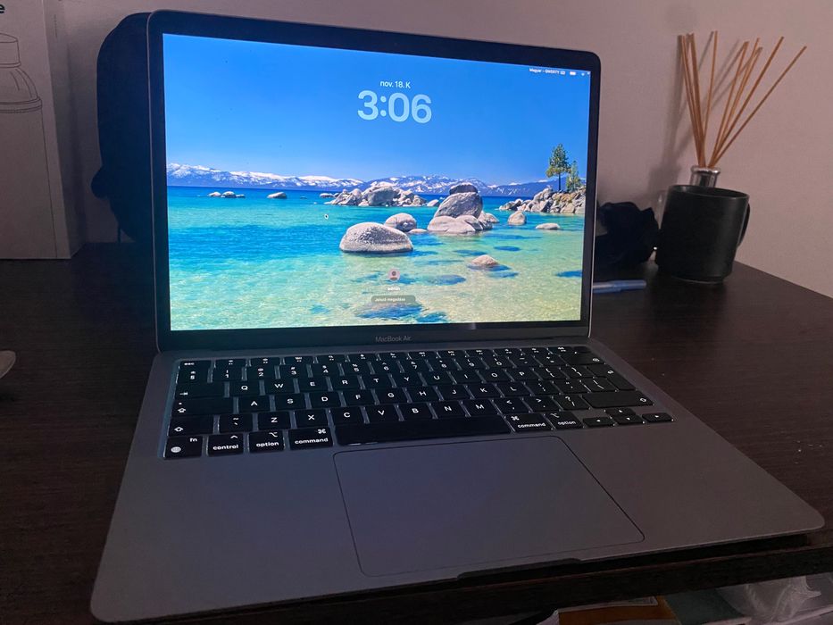 MacBook air 13, functioneaza perfect