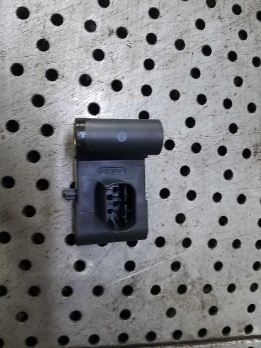 Senzor impact dreapta bmw seria 1 e87 6911003