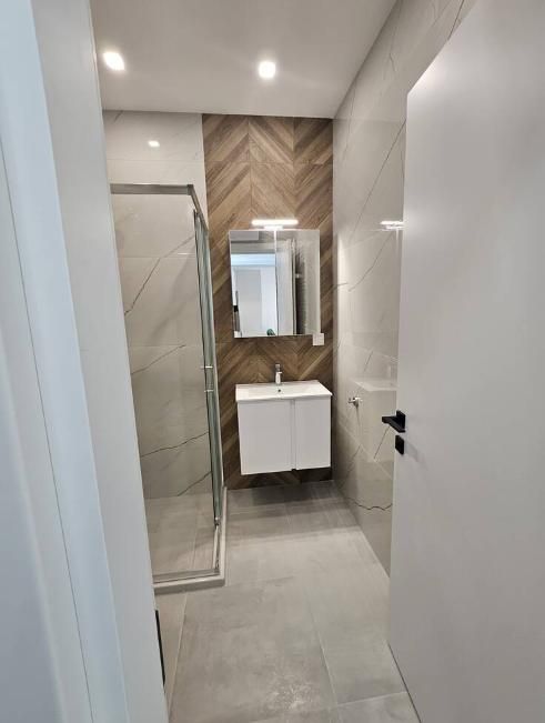 Дава се под наем Двустаен апартамент в Пловдив, Младежки Хълм - 70 кв.м за 663 € - Снимка #4