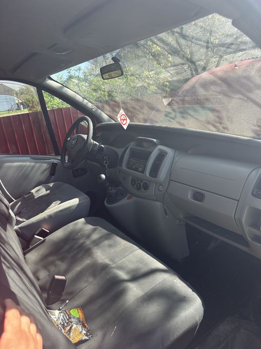 Opel vivaro 8+1